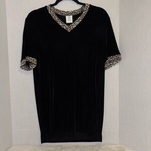 CITIKNITS BRAND BLACK SS TOP WITH CHEETAH DESIGN ON V NECK AND END OF CUFFS